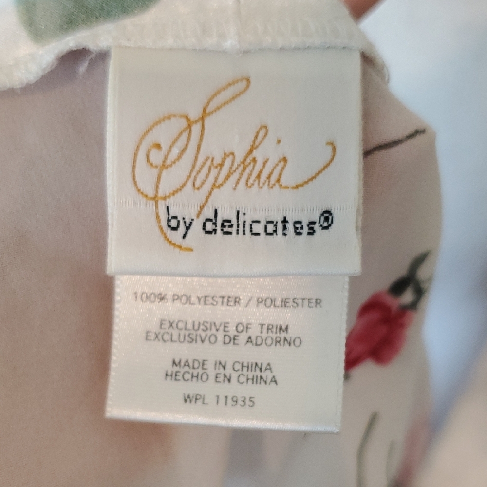 Delicates Floral Sheer Robe with Roses - Picture 4 of 4